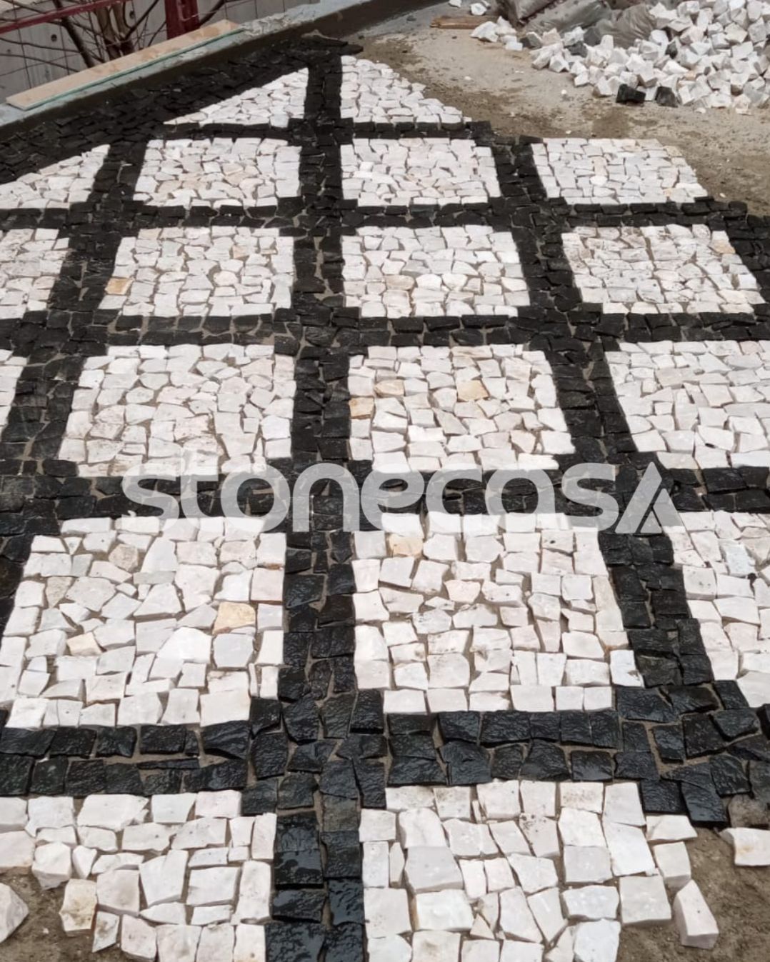 Pedra Portuguesa Preta Original Piso e Parede Natural Antiderrapante | Stone Casa Pedra Portuguesa Preta Original para piso e parede natural antiderrapante eco-friendly | Stone Casa